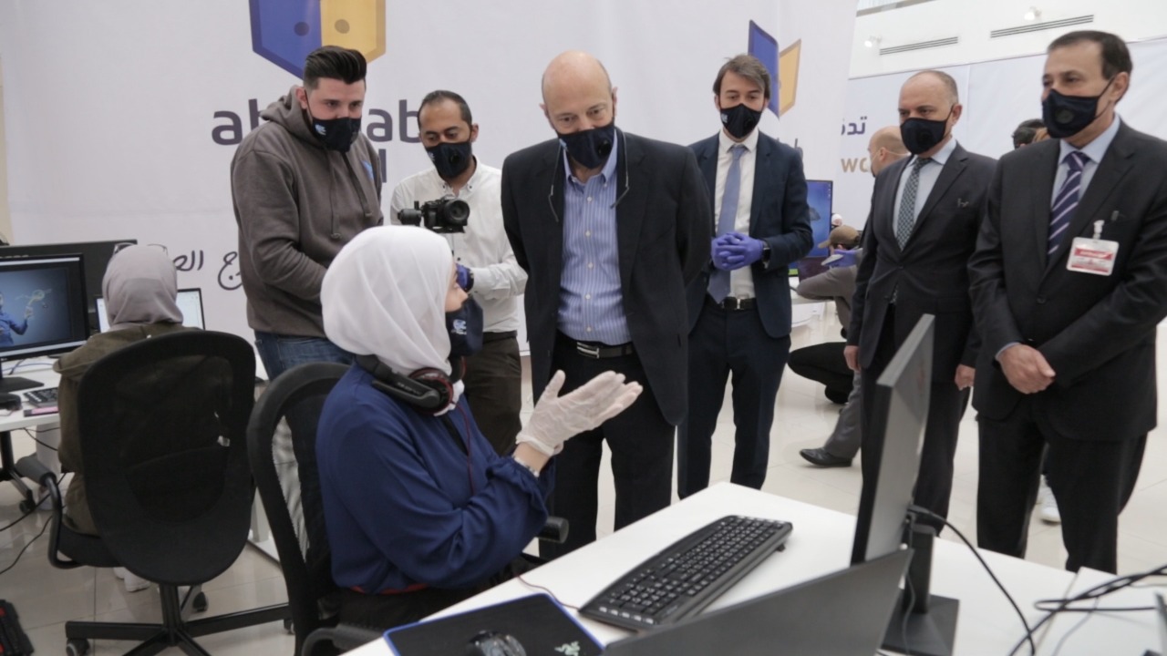 Prime Minister briefed on the distance education system