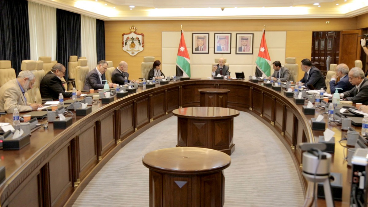 Razzaz chairs the 1st meeting of the Advisory Council for Economic Policies