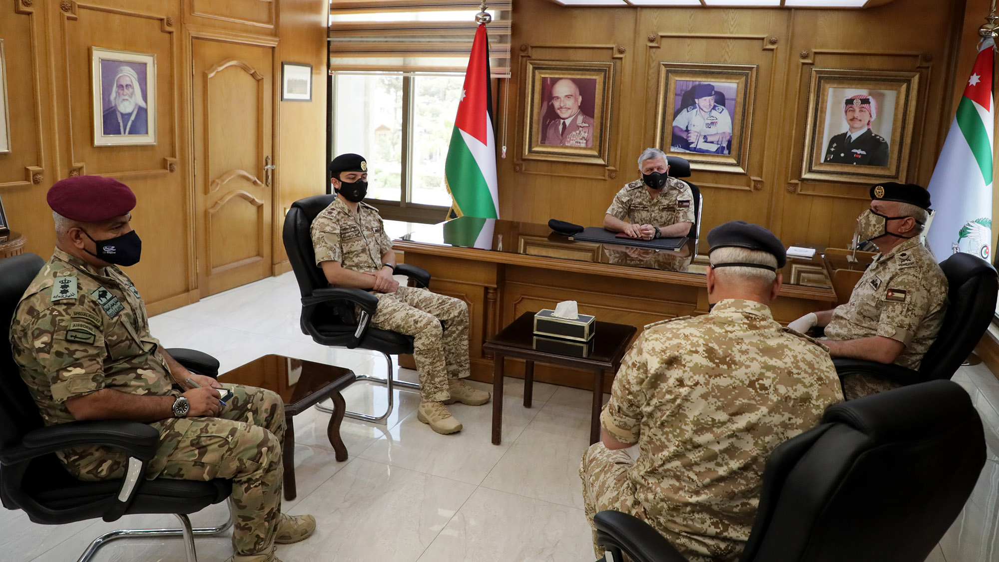 King visits Royal Jordanian Air Force Command