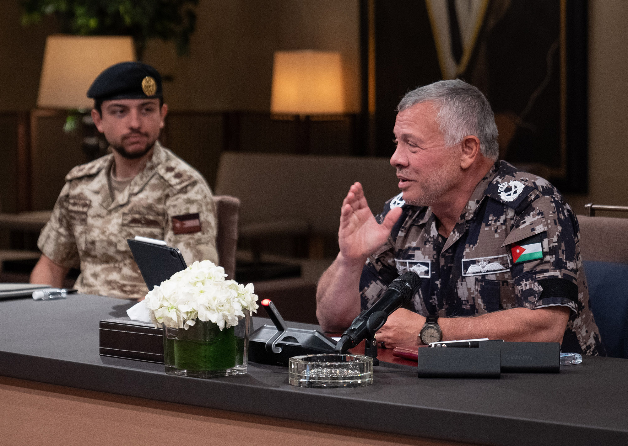 King commends Jordanians’ sense of solidarity, volunteerism