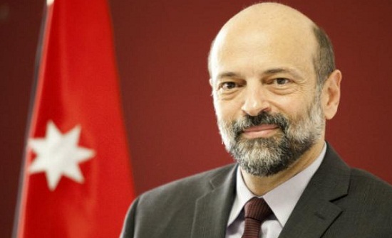 Razzaz calls for raising flag in celebration of Independence Day