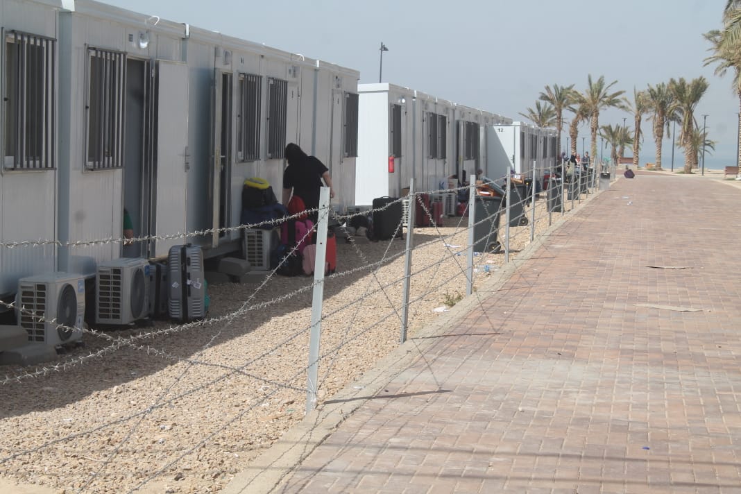 Army starts implementing first phase to evacuate quarantined persons in Dead Sea area