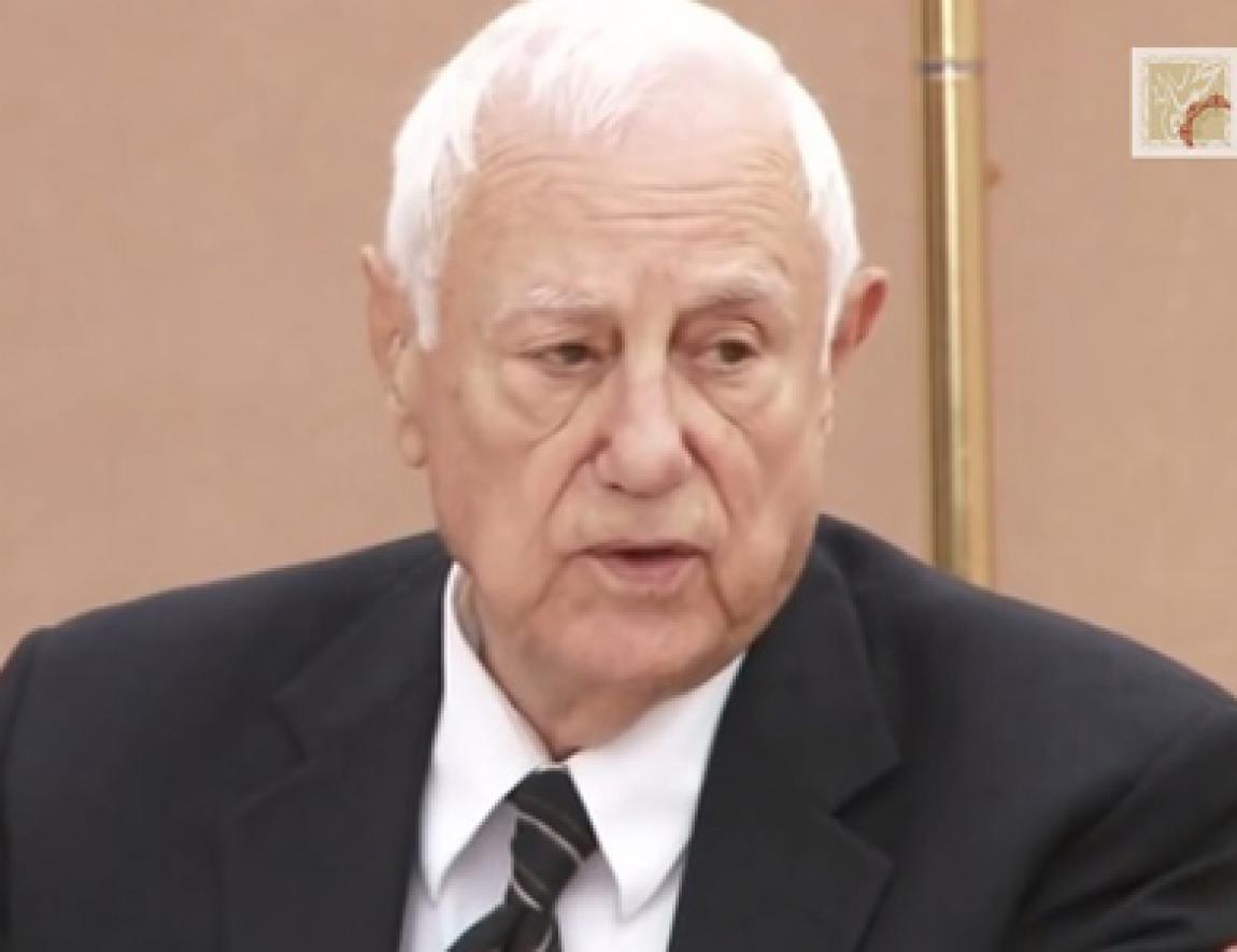 Razzaz mourns passing of Kamel abu-Jaber, former foreign minister