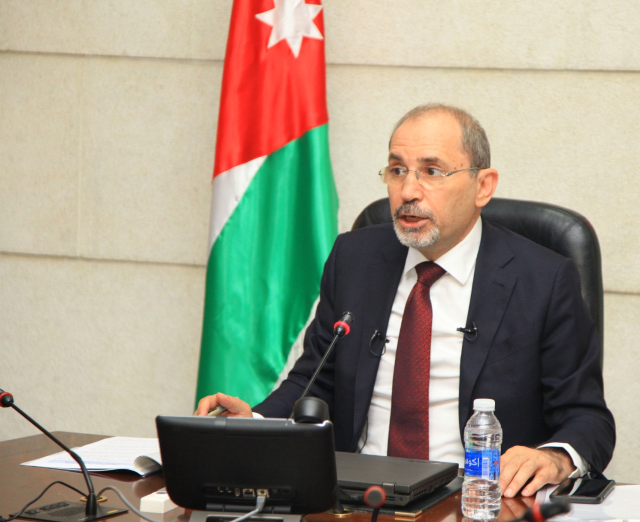 FM calls on increasing international cooperation to deal with refugees crisis