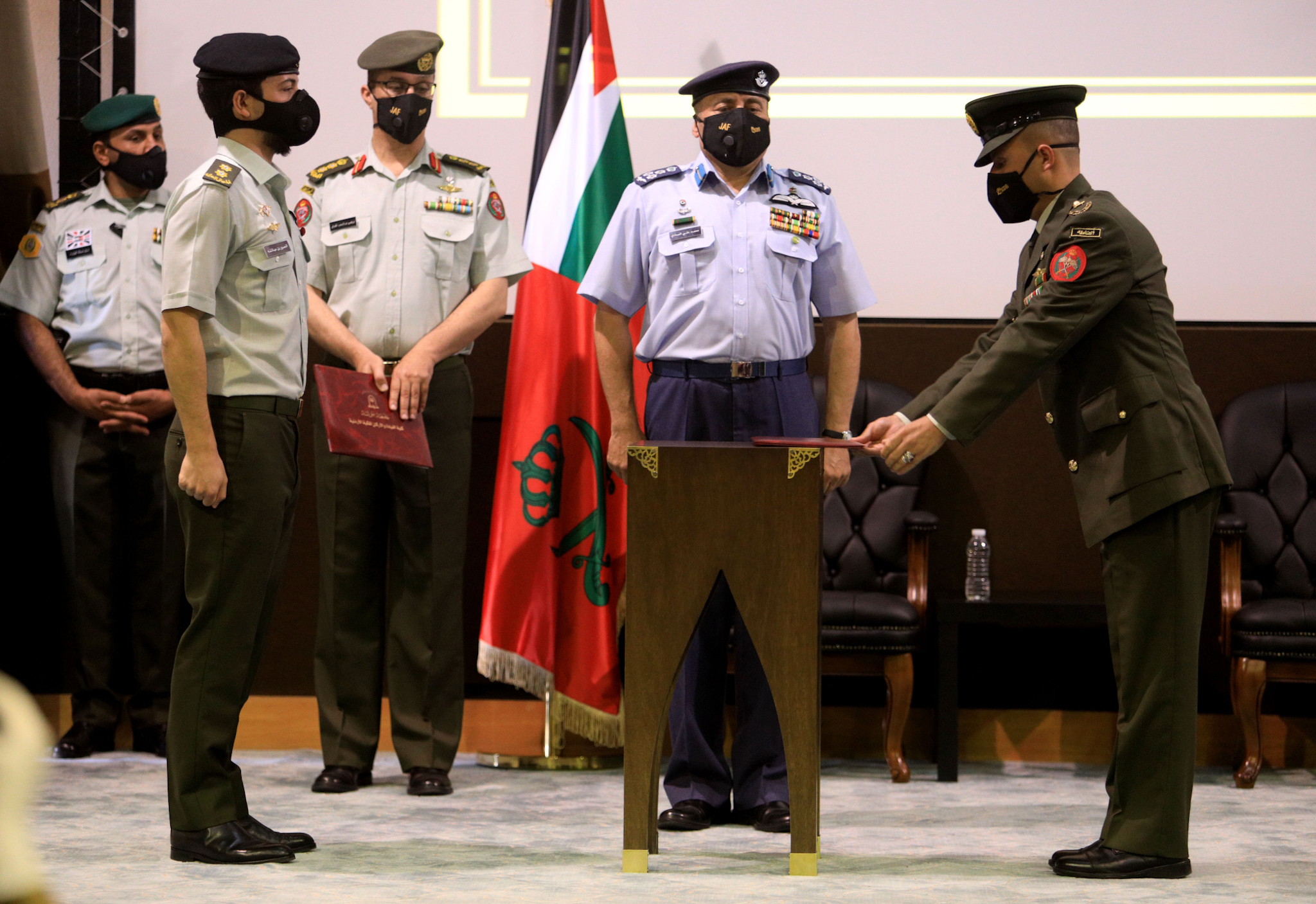 Crown Prince attends graduation at Royal Jordanian Command and Staff College