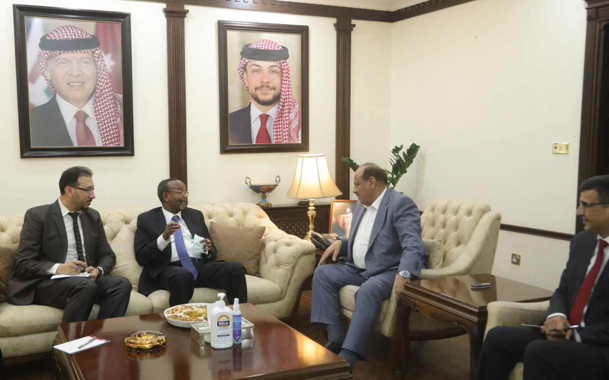 Interior Minister receives UNRWA Director