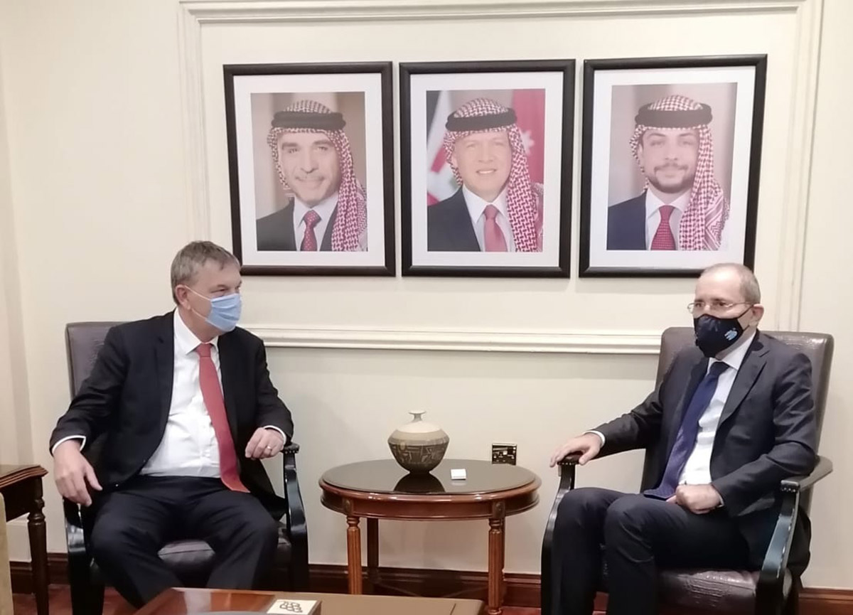 Safadi, Lazzarini discuss mobilizing support to UNRWA