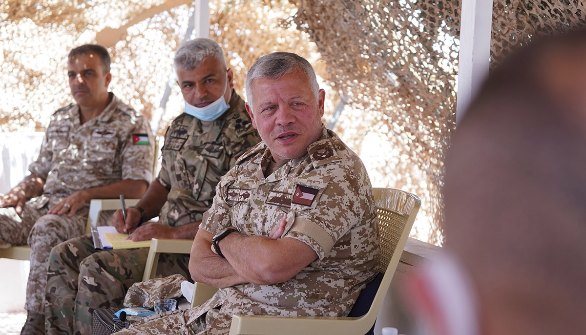 King commends JAF’s role in safeguarding Jordan’s borders