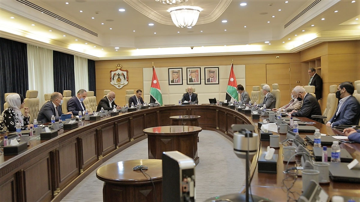 Gov't guarantees right to education, says Razzaz