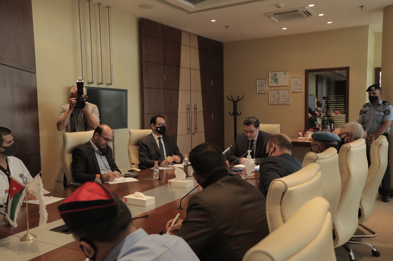 Passengers wishing to return must prove they have spent 14 days in green countries - Minister