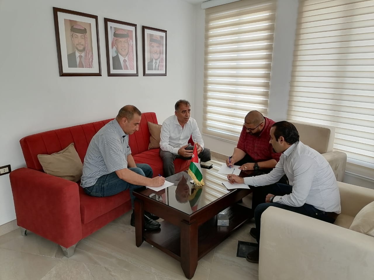 Heatwave pushes demand for air conditioners