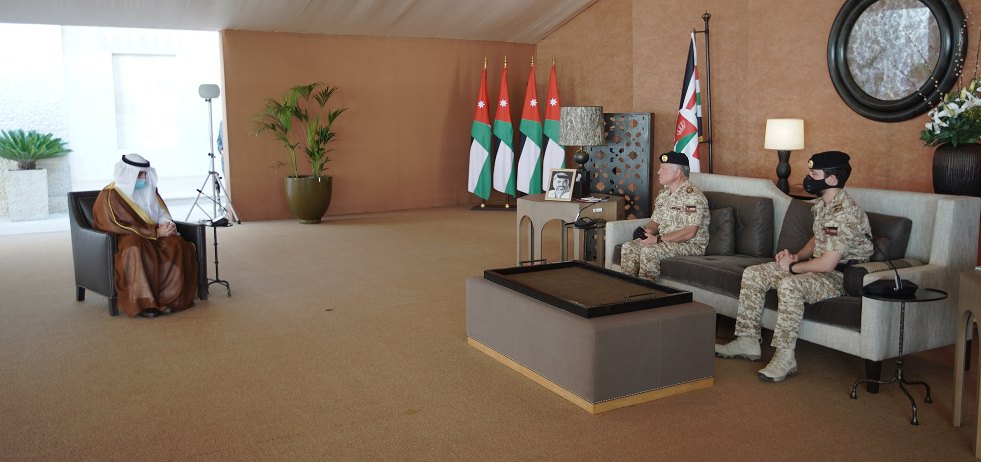 King receives letter from Kuwait Emir