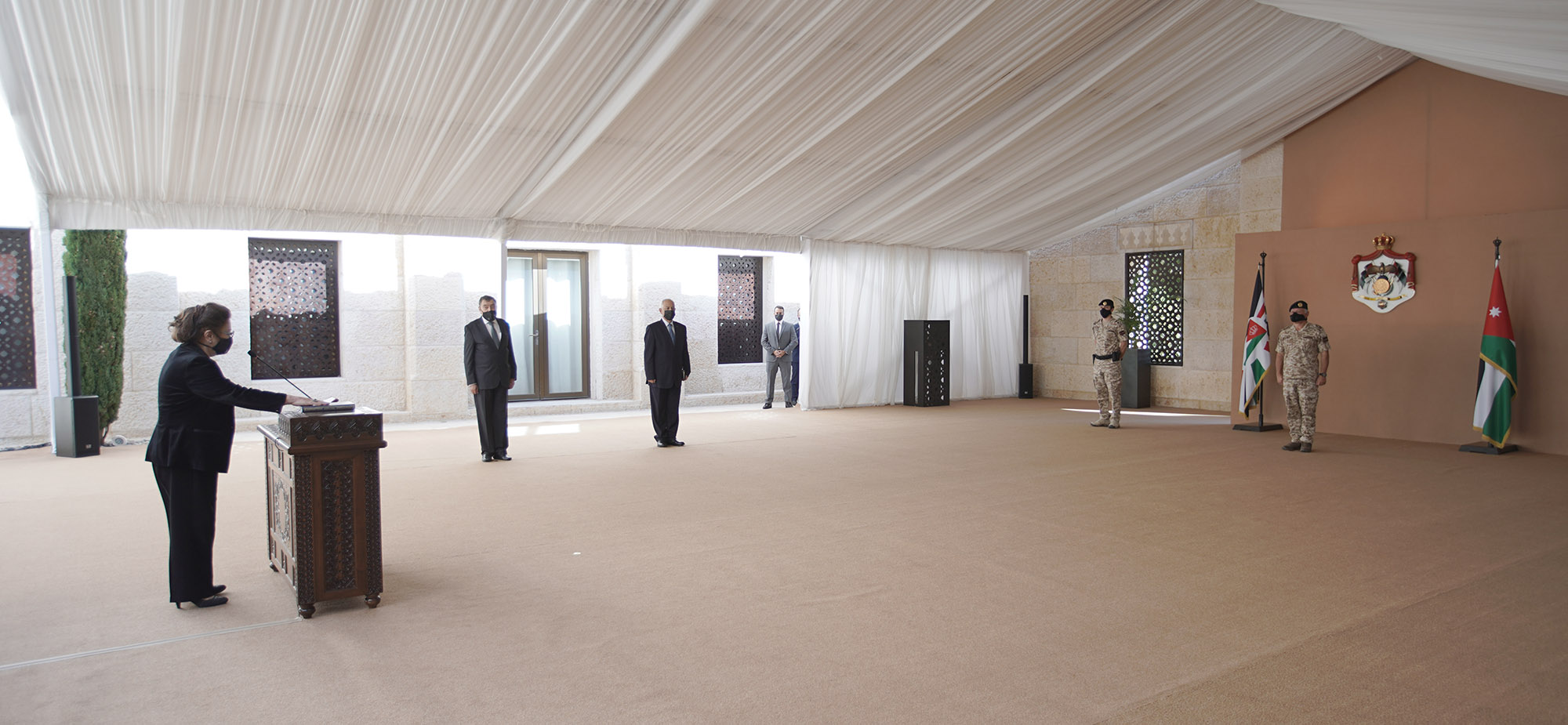 King swears in Hikmat as member of Constitutional Court