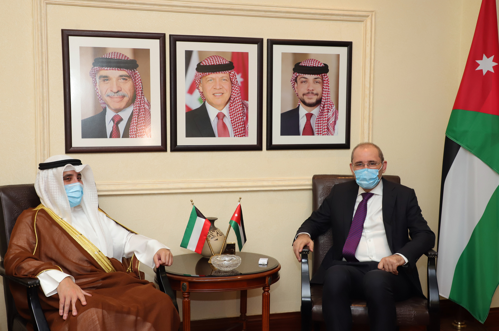 Safadi, Kuwaiti counterpart discuss ties, region