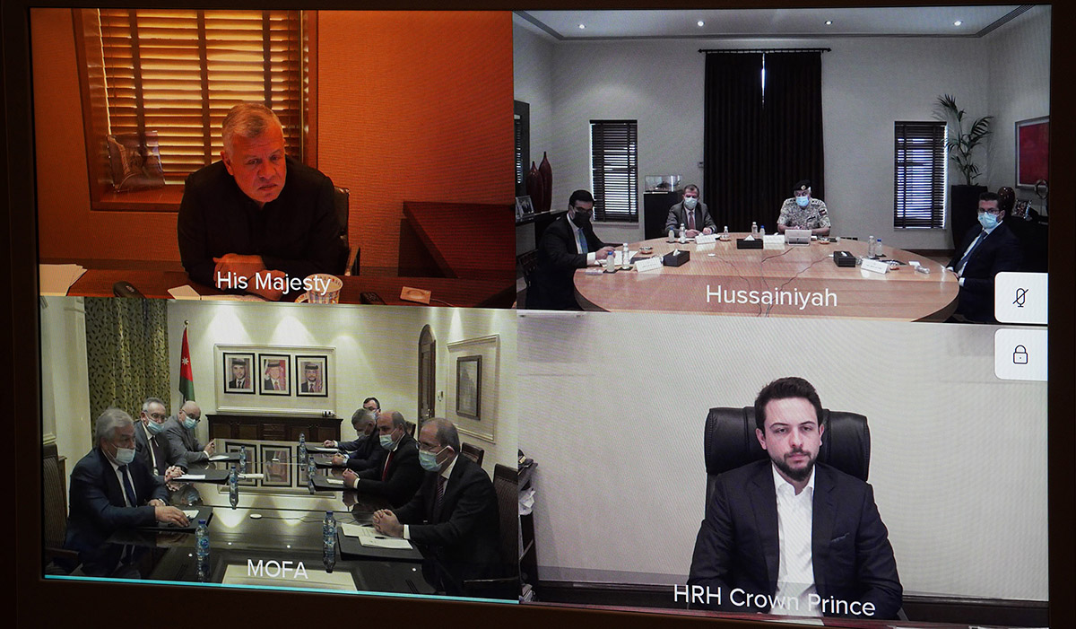 King meets Russian delegation from foreign, defence ministries