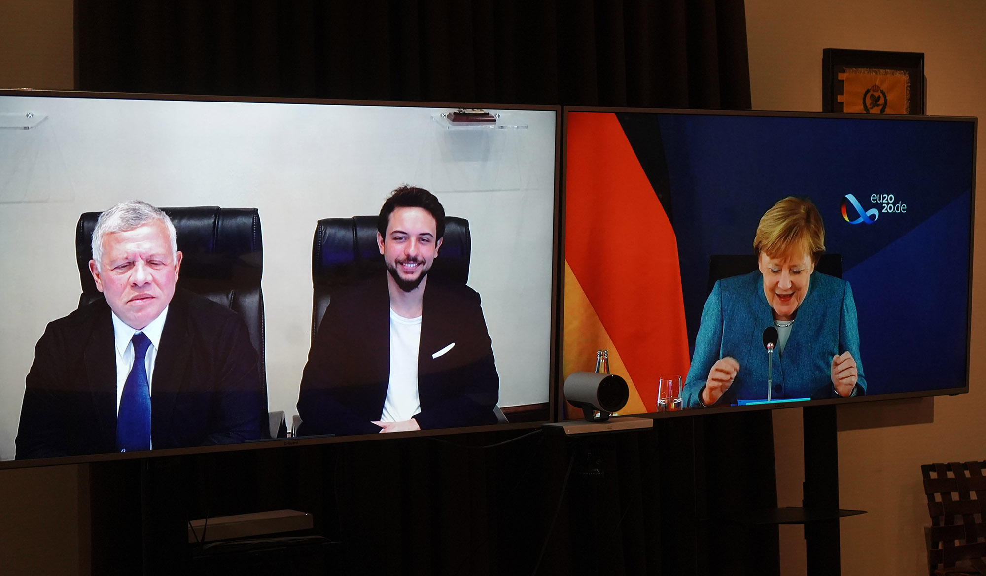 King, German chancellor discuss strategic partnership in video call