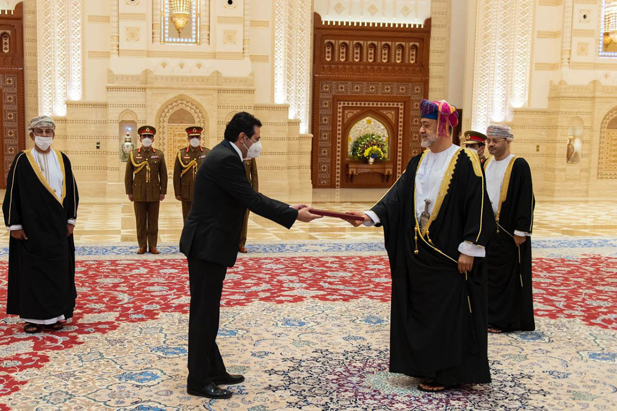 Jordan's envoy presents credentials to Sultan of Oman