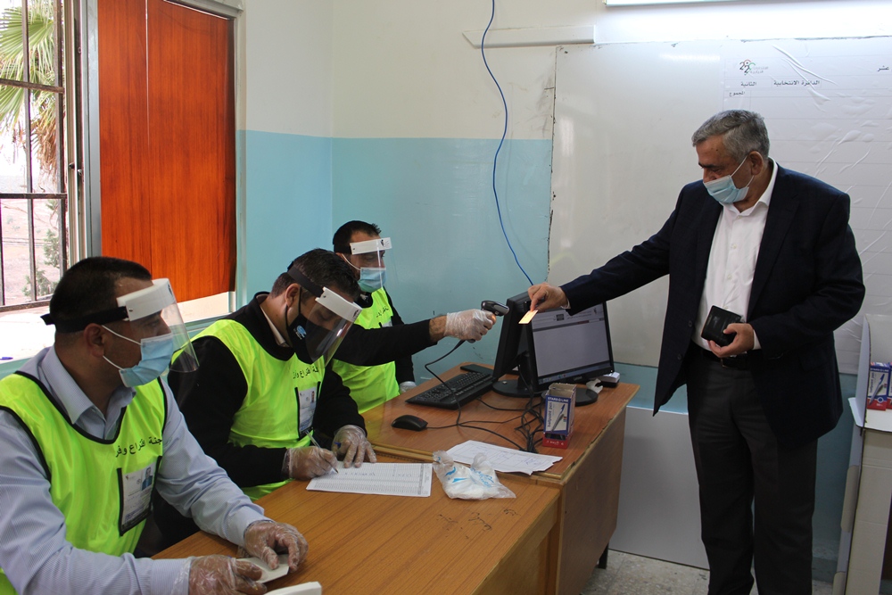 Health Minister urges strict adherence to COVID-19 safety regulations