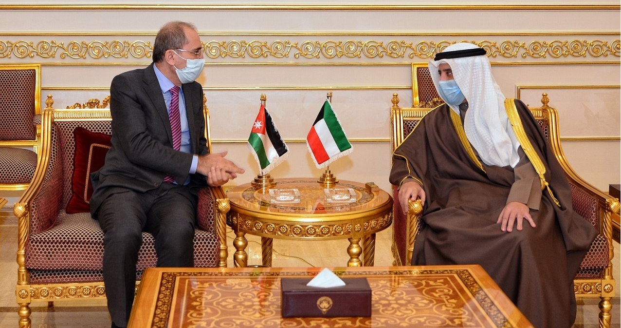 FM, Kuwaiti counterpart discuss cooperation, regional developments