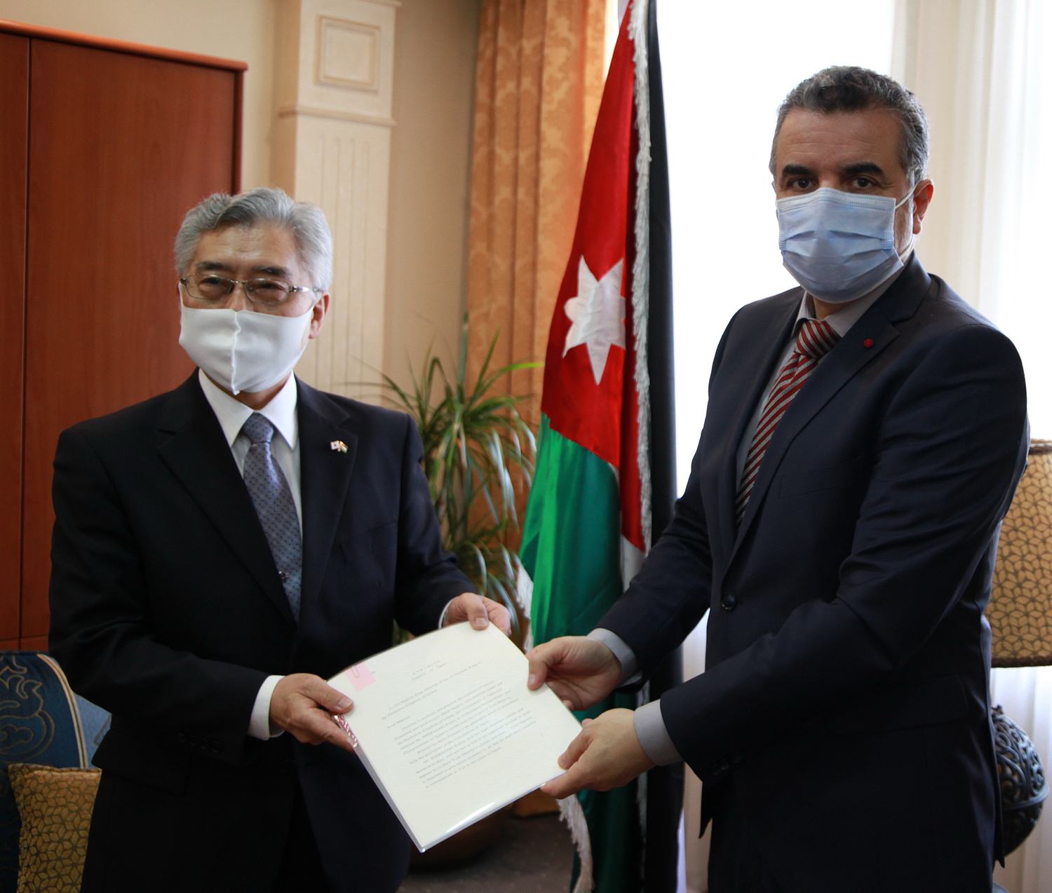 Foreign ministry receives credentials of Japan's new ambassador