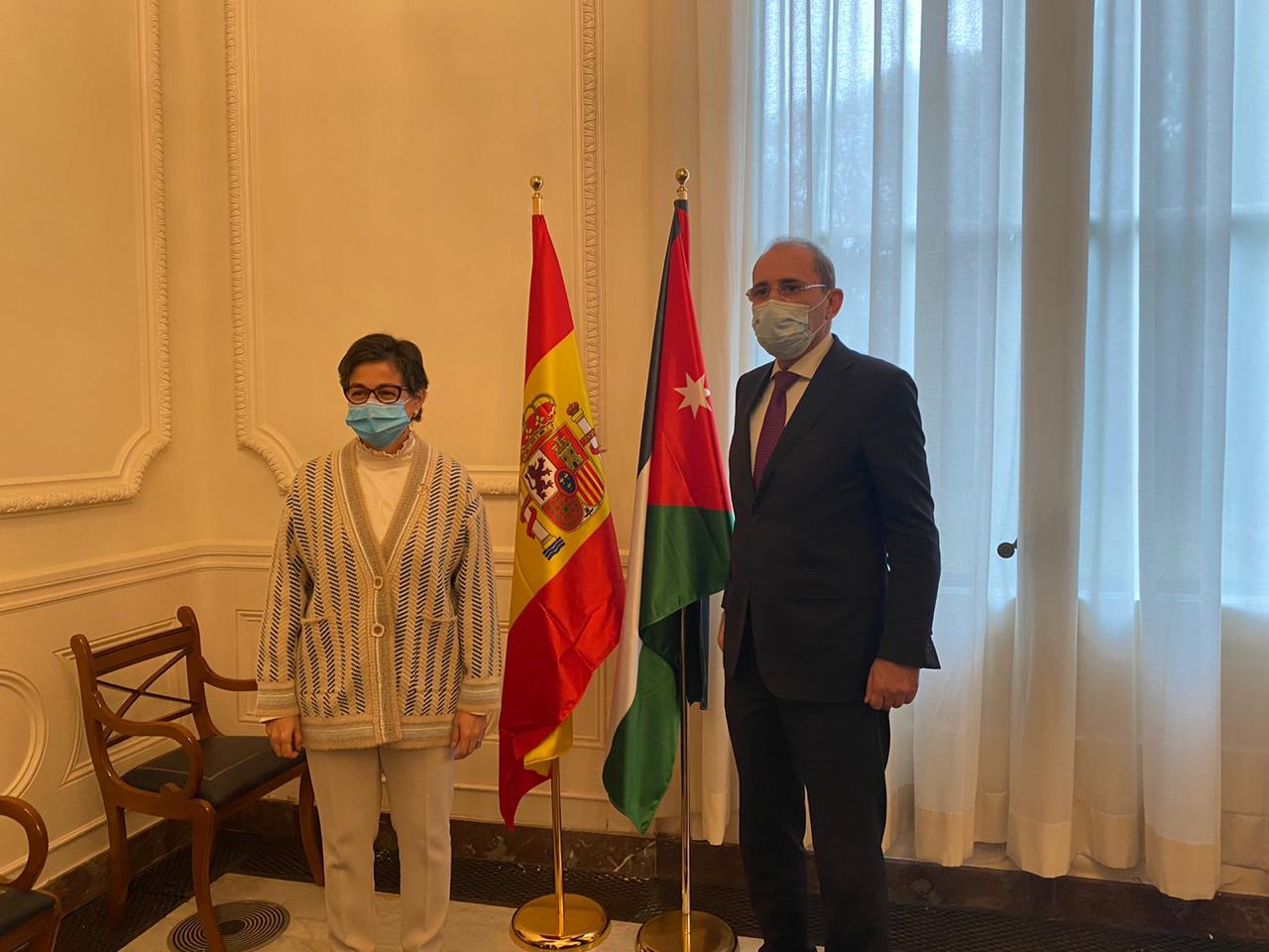 FM, Spanish counterpart discuss ties, region