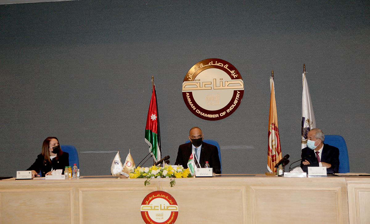 Gov't keen on eliminating obstacles facing industrial sector, says PM