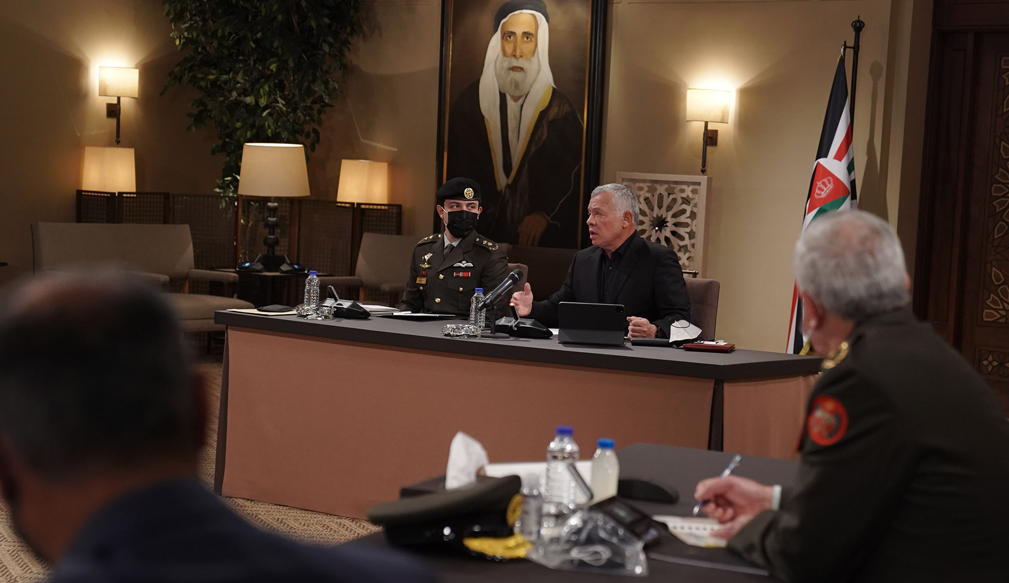 King meets figures from several governorates