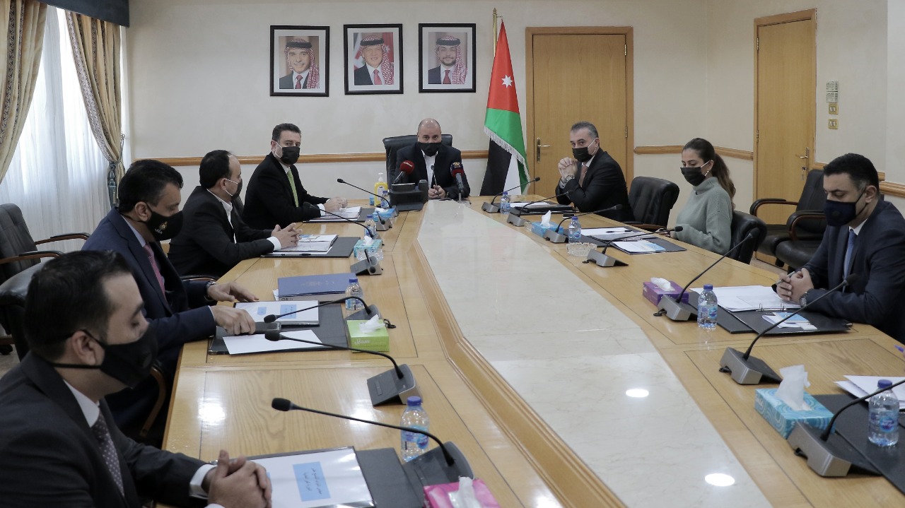 New House picks committee to reply to Speech from the Throne