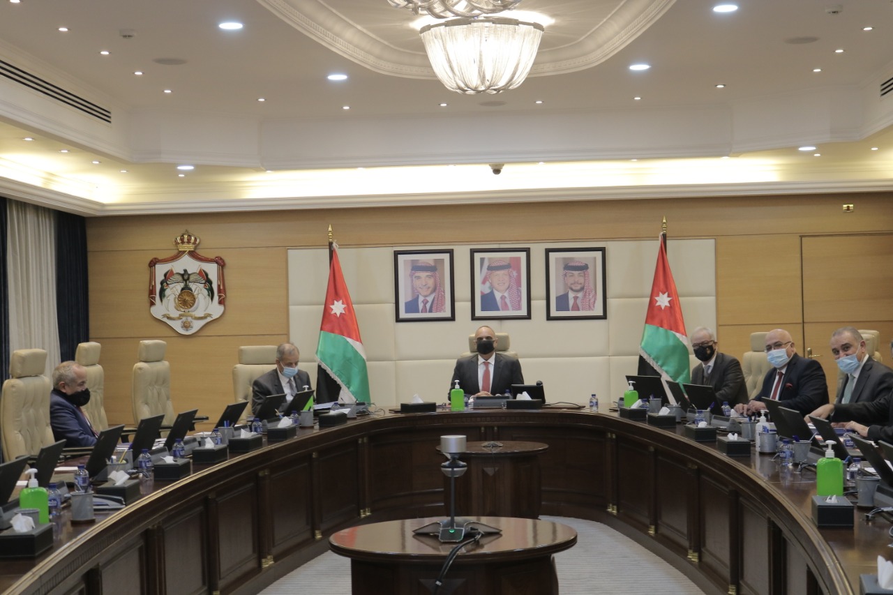 PM urges stiffer monitoring over Covid-19 treatment price tags in private hospitals