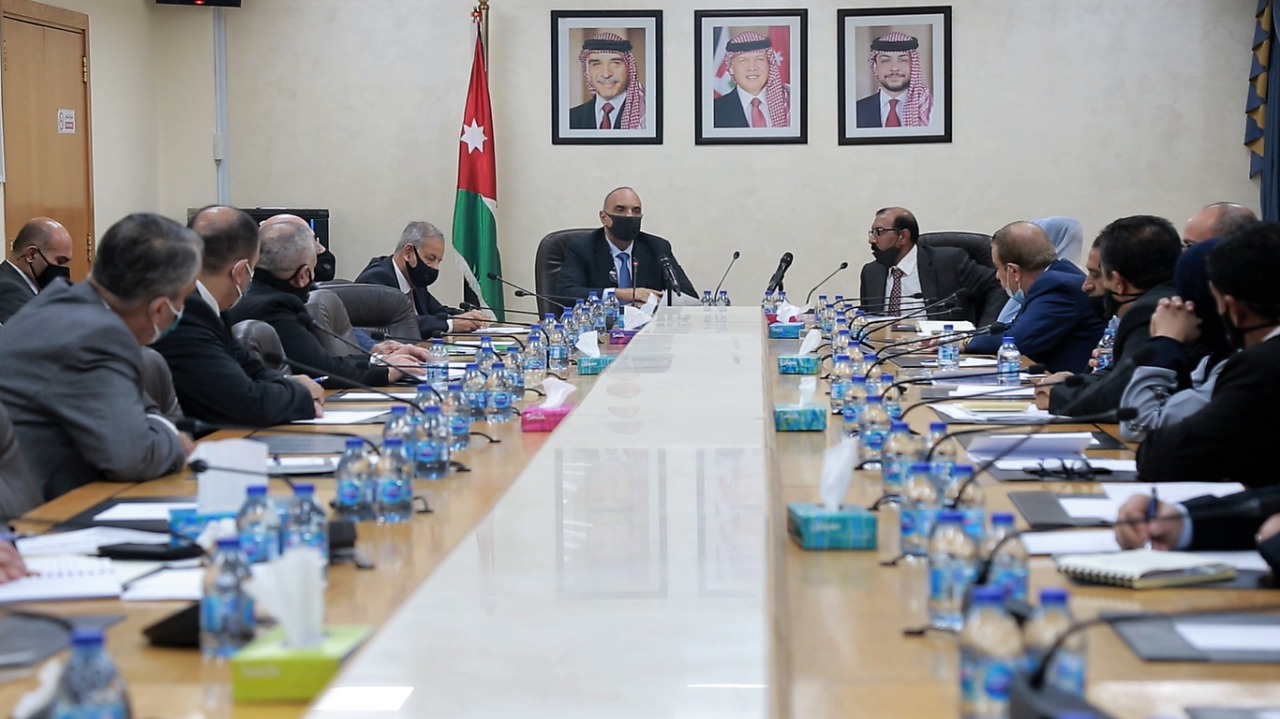 PM meets House People's bloc in a consultative meeting