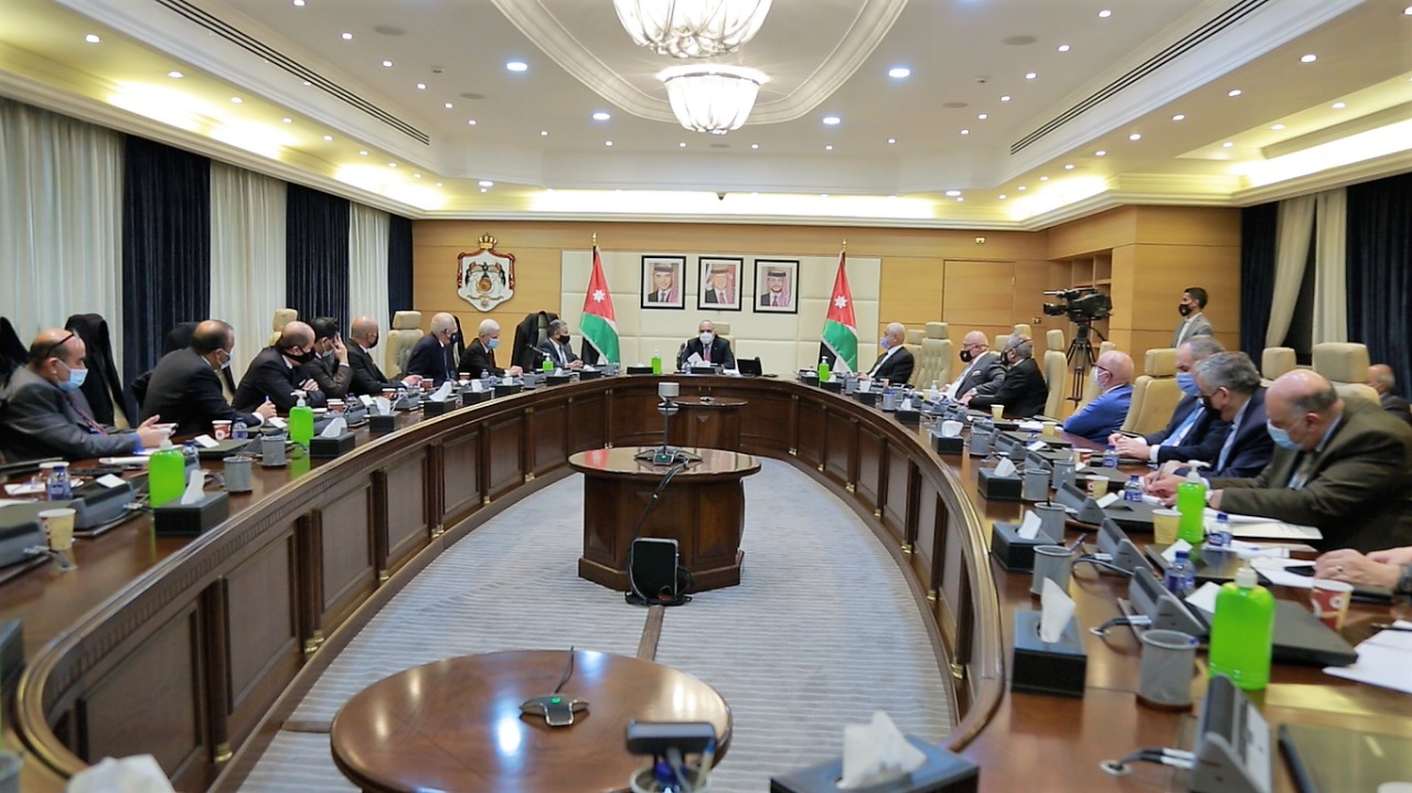 PM affirms national role of professional associations