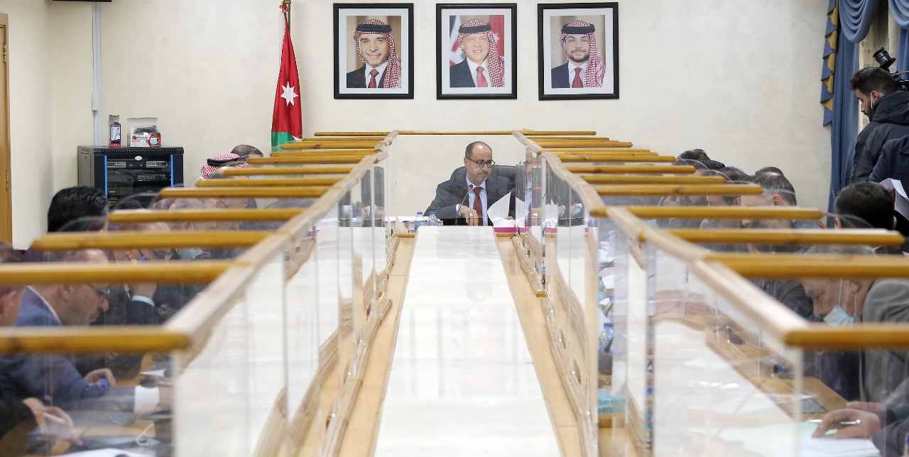 Finance Minister urges crackdown on tax evasion