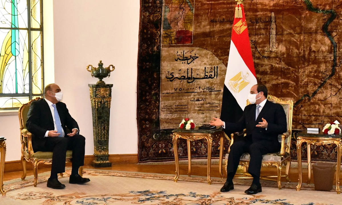 PM conveys the King's message to Egyptian president