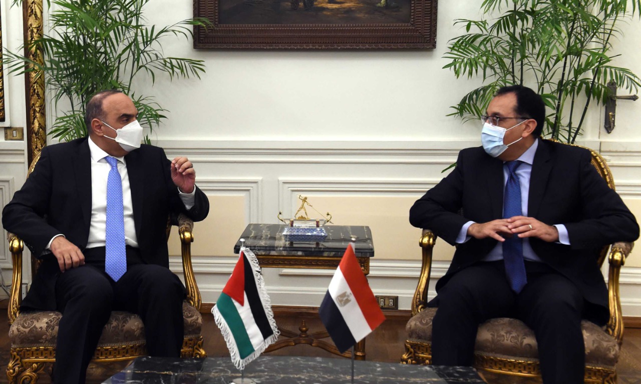 PM, Egyptian counterpart hold talks in Cairo