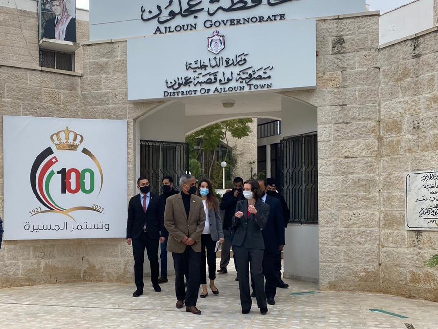 Ajloun Governor meets with UK Ambassador