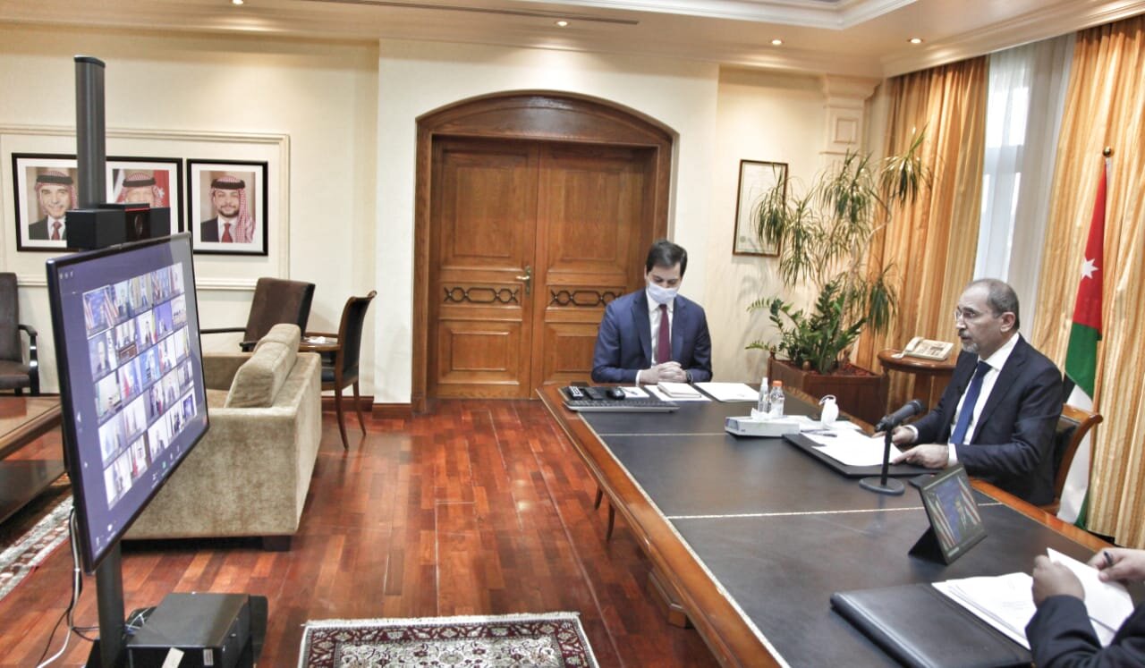 FM participates in meeting of small group of global coalition to defeat Daesh