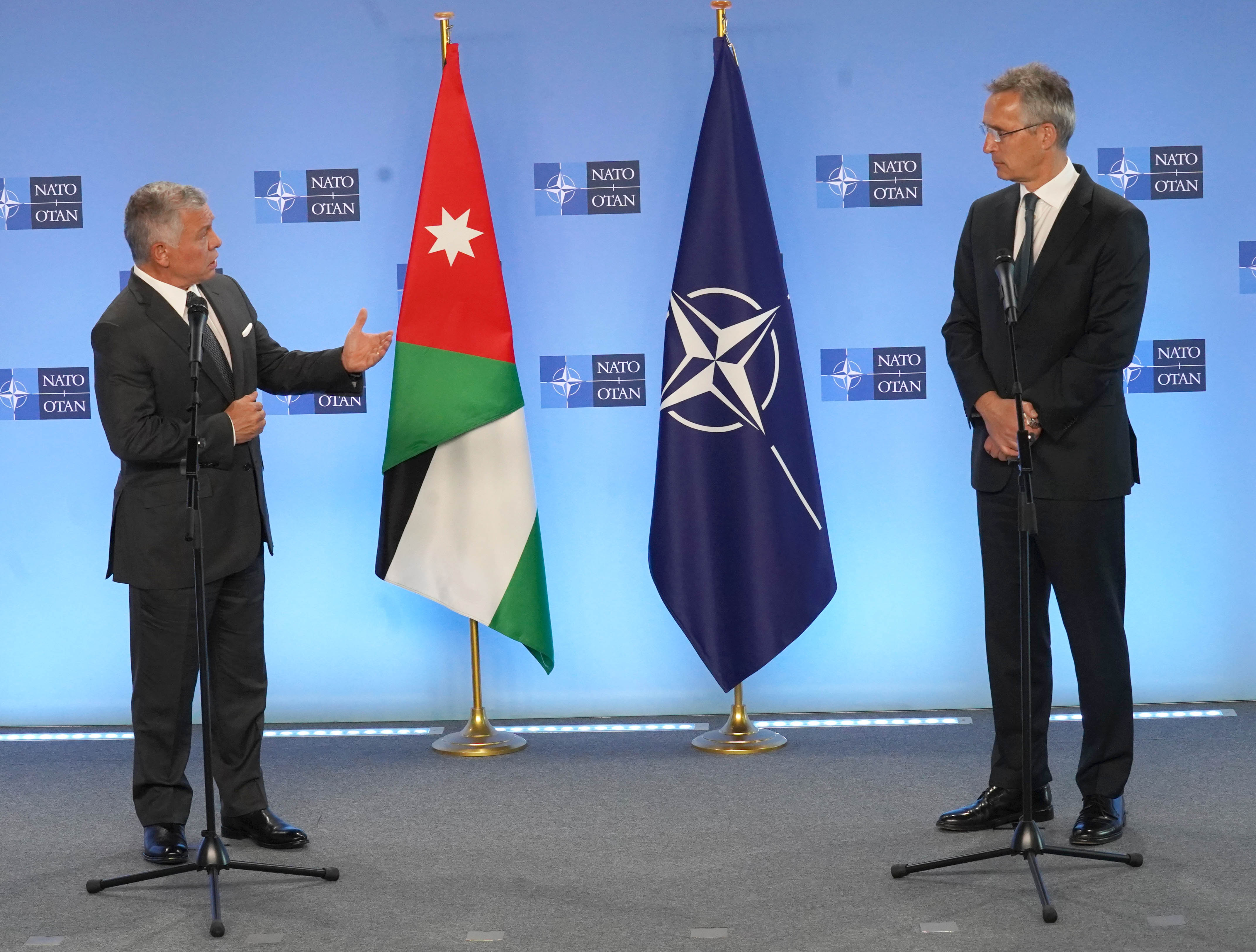 King meets NATO secretary general