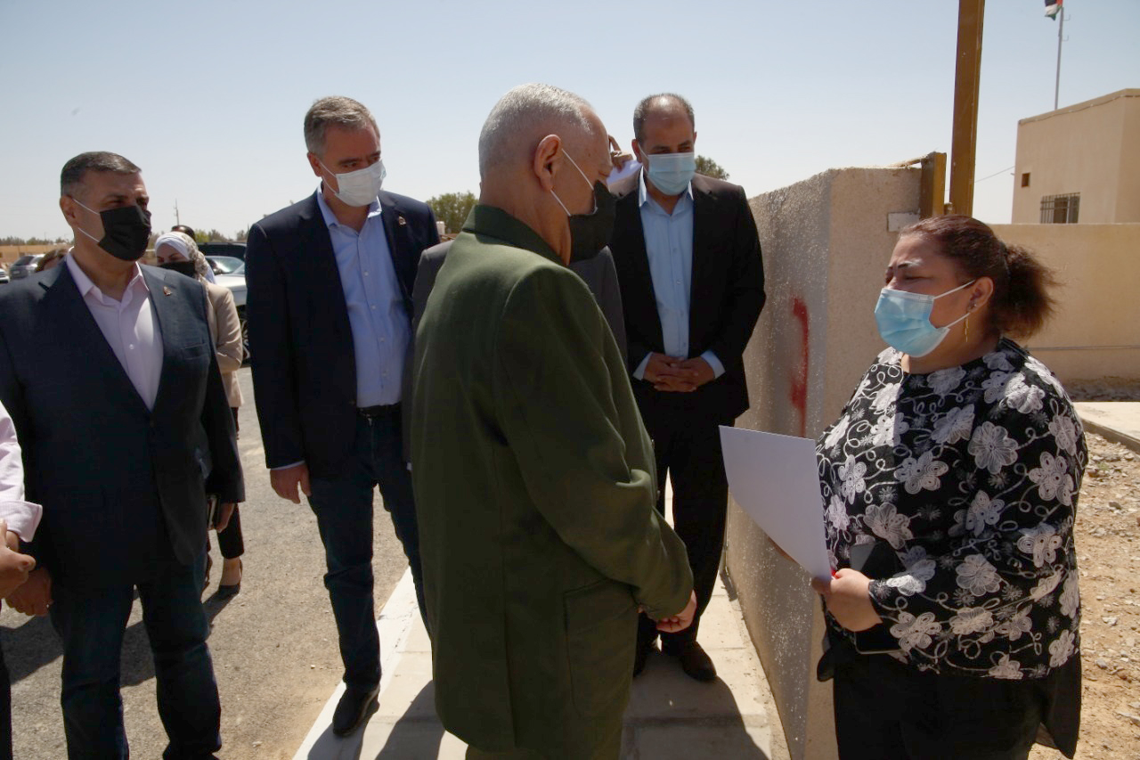 Royal Initiative: 21 impoverished Zarqa families receive keys to new homes