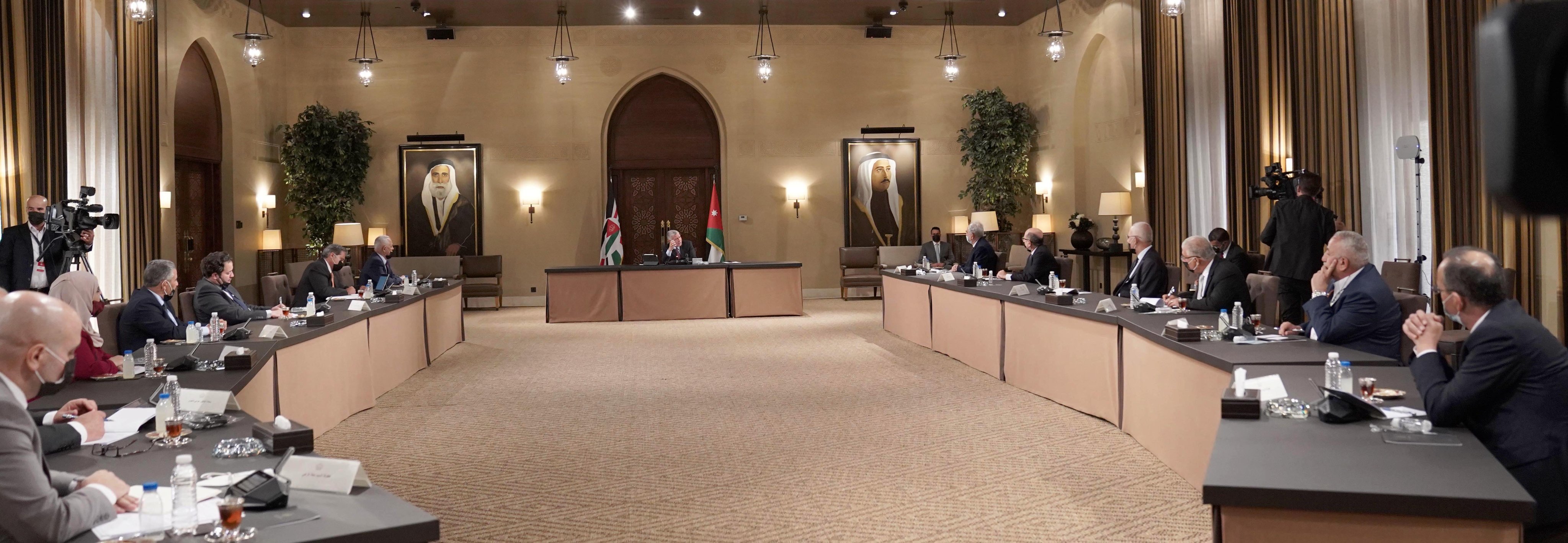 King meets political figures, says reform is not about slogans