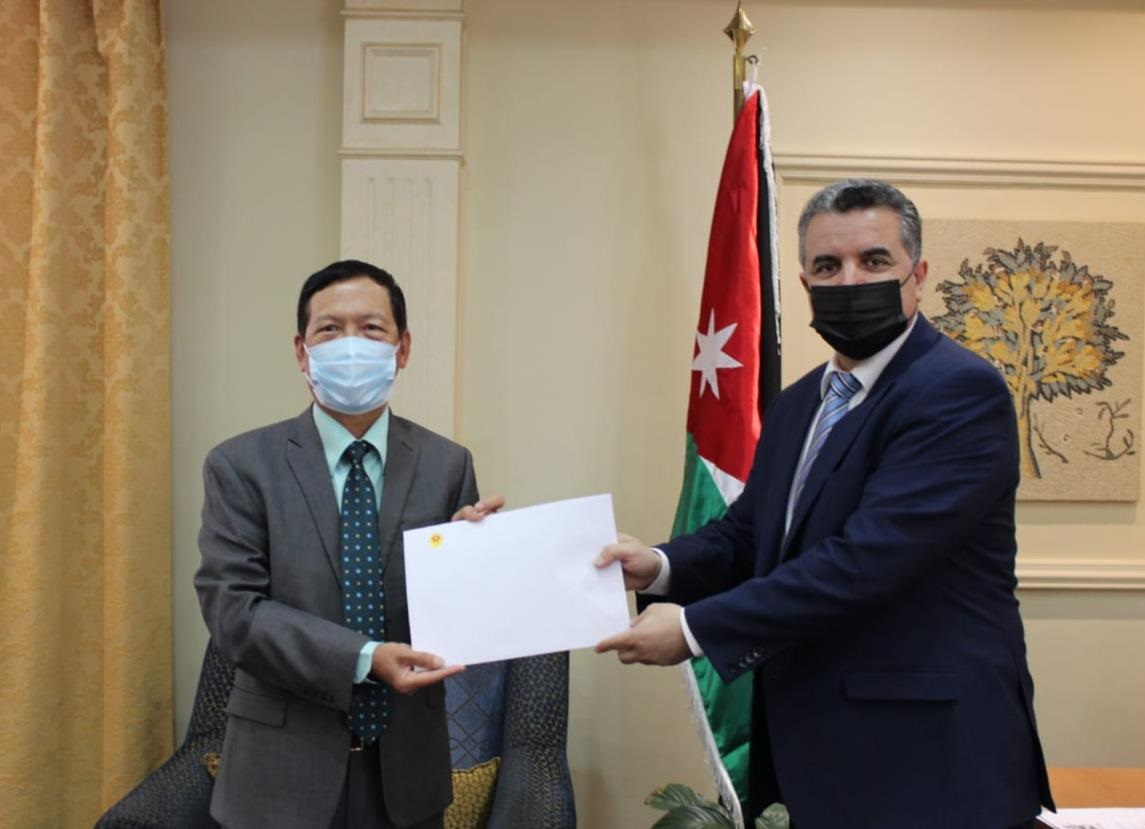 Foreign ministry receives credentials of Vietnamese envoy