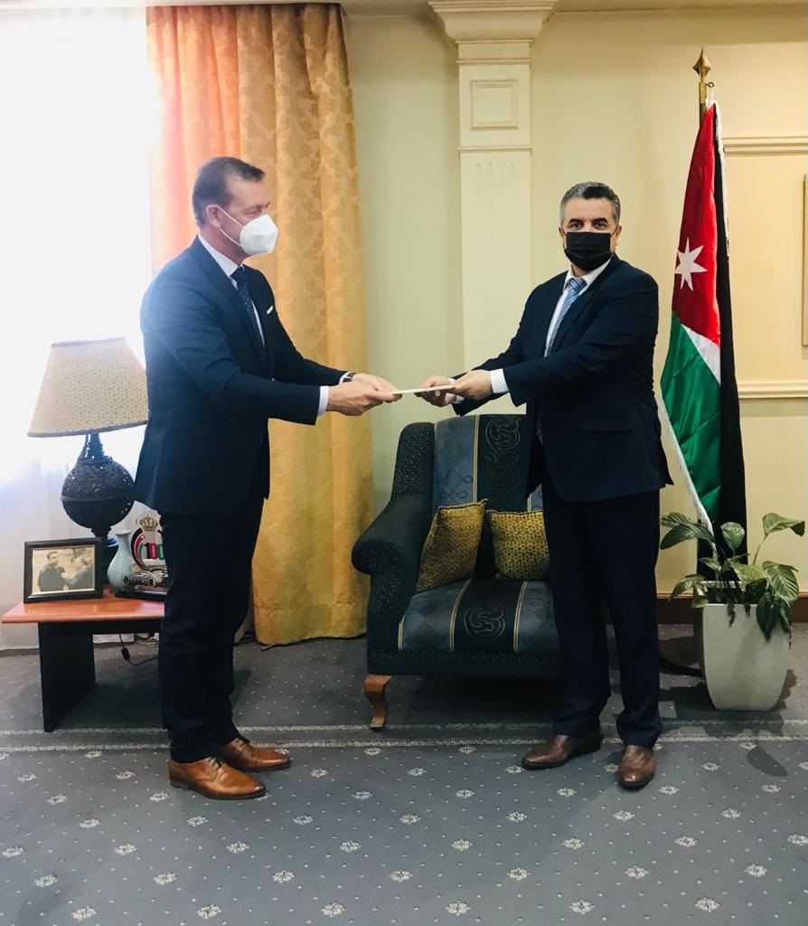 Foreign ministry receives credentials of Slovak envoy