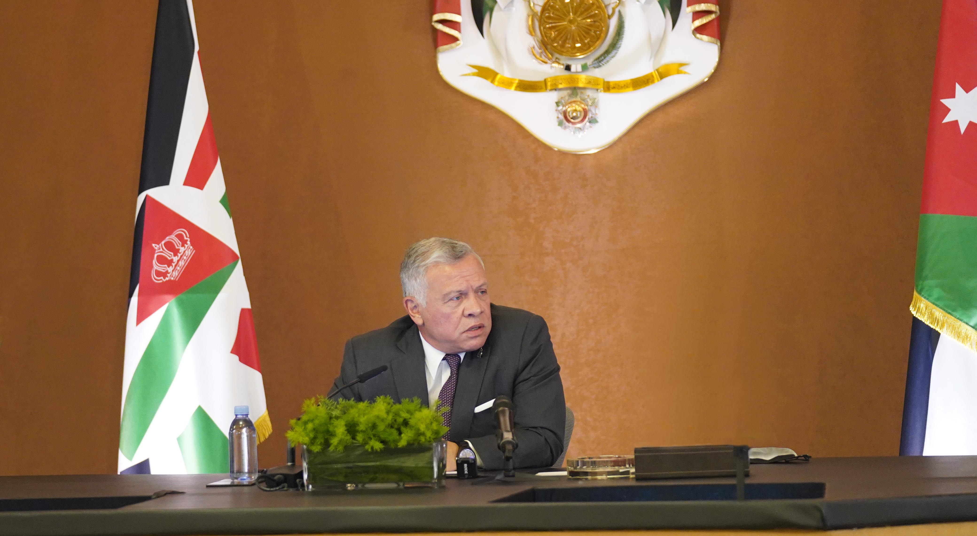 King meets Royal Committee to Modernise Political System