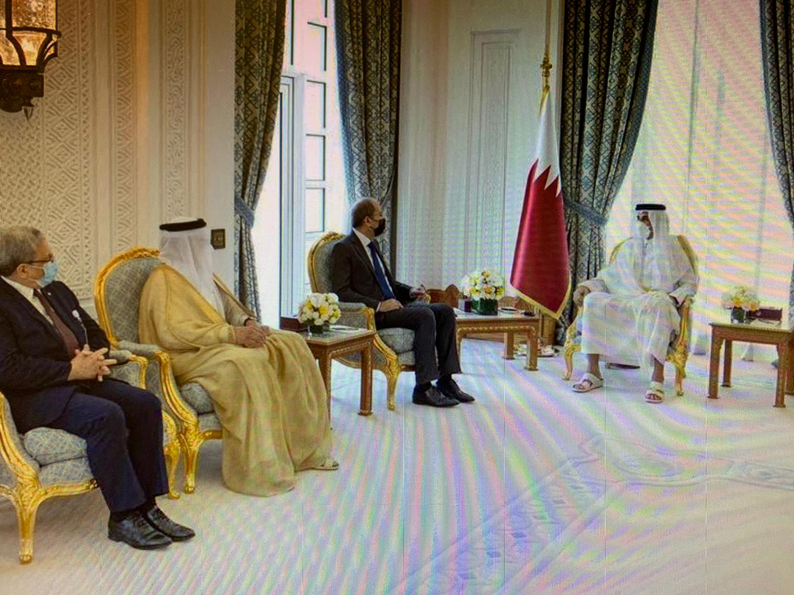 FM conveys King's greetings to Emir of Qatar