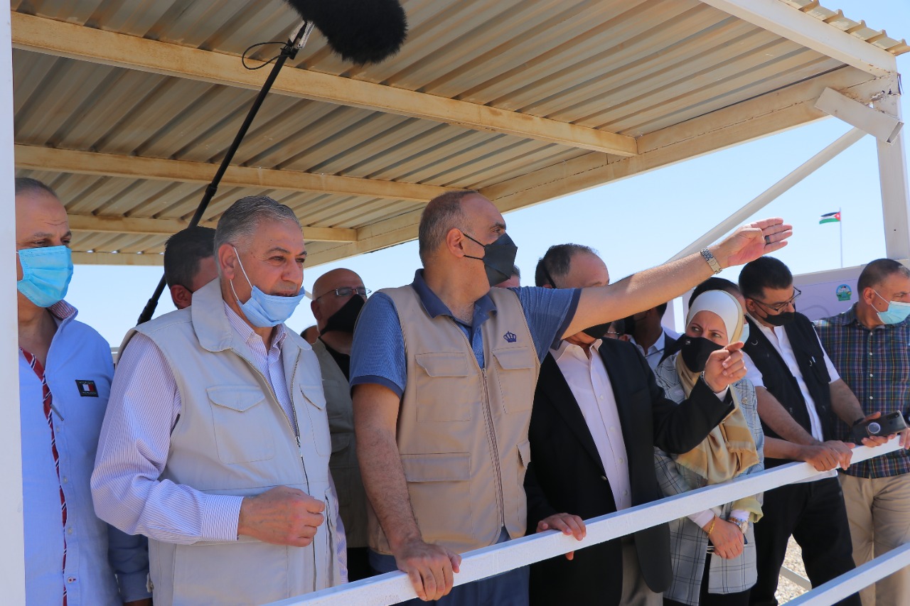 PM tours production, service projects in southern Jordan Valley