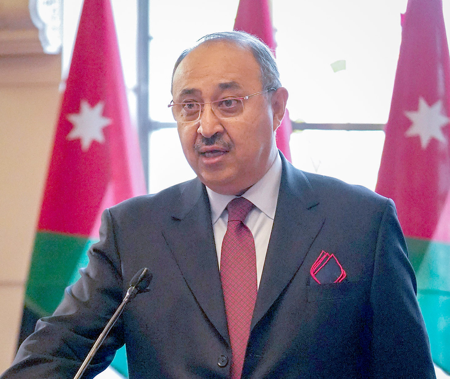 Dudin congratulates Petra on 52nd anniversary