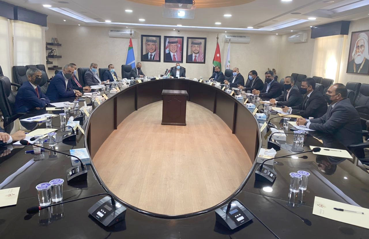 Interior minister stresses adherence to defense orders