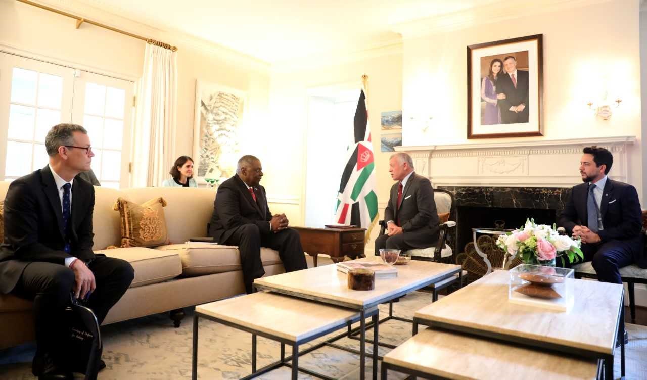 King meets U.S. Defense Secretary