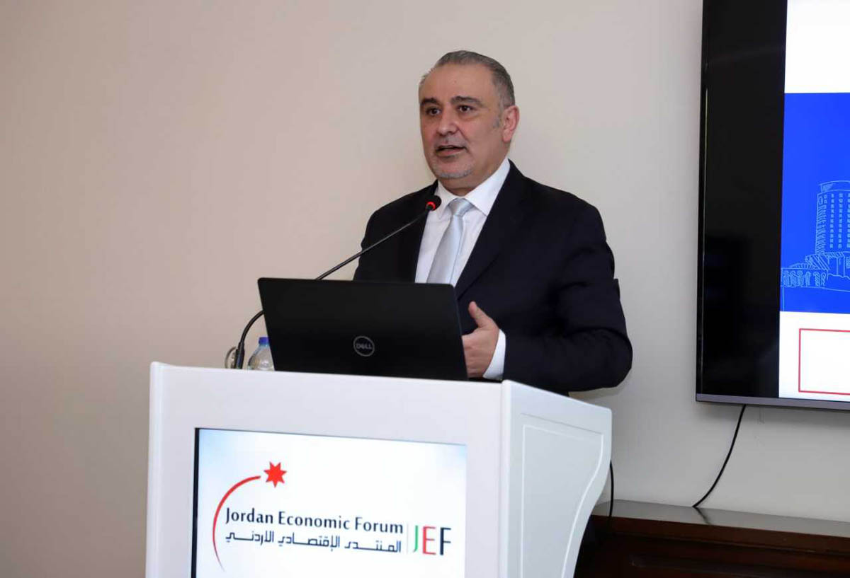 Gov't, private sector talk economic policy, recovery prospects