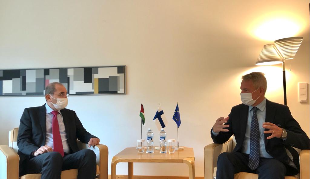 FM, Finnish counterpart hold talks