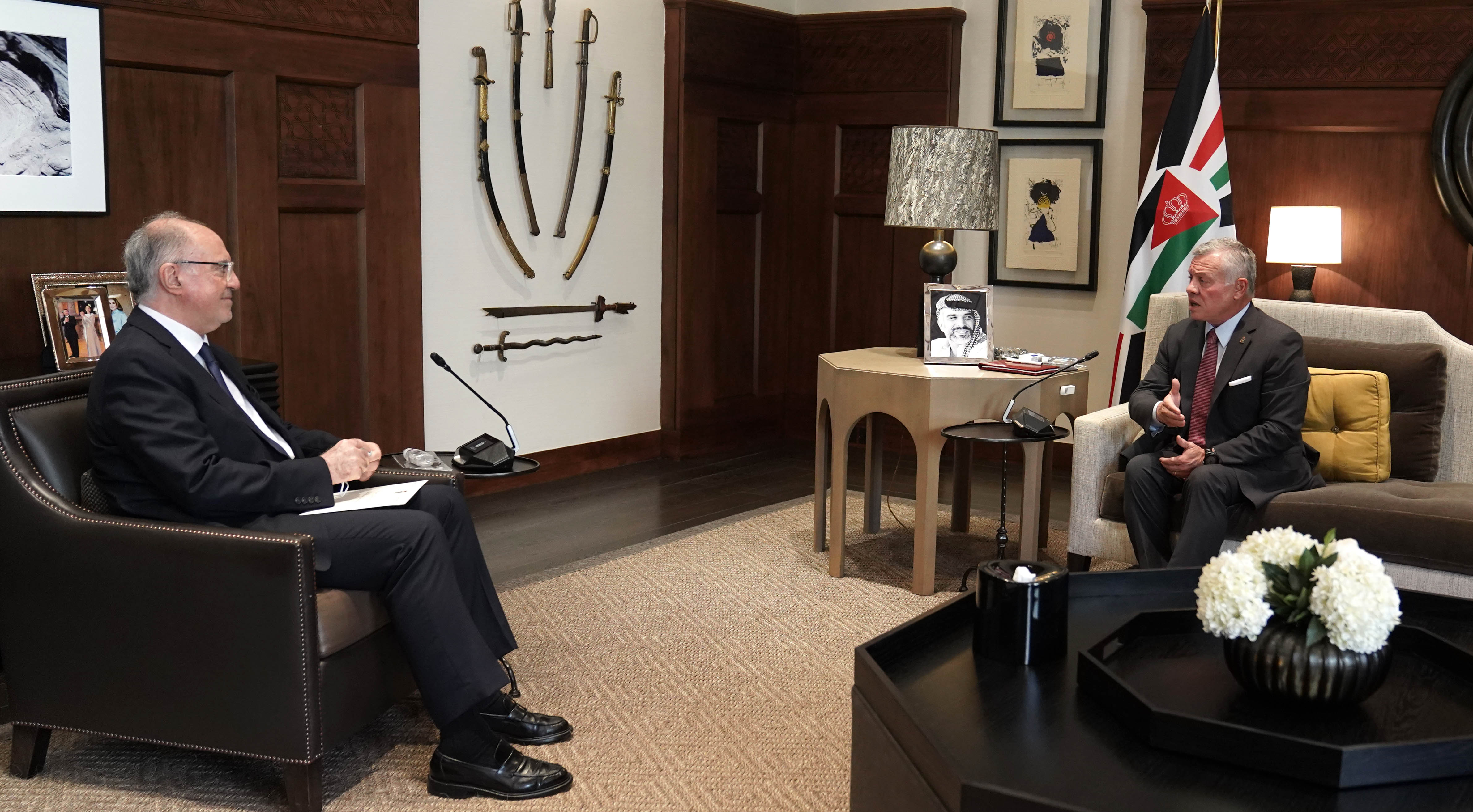 King receives letter from Iraq PM